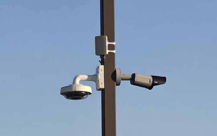 Remote K60 radio installation at zoo